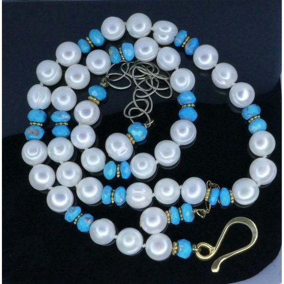 Very Classy Necklace With Blue & White Beads & Center Drop - Picture 7 of 13